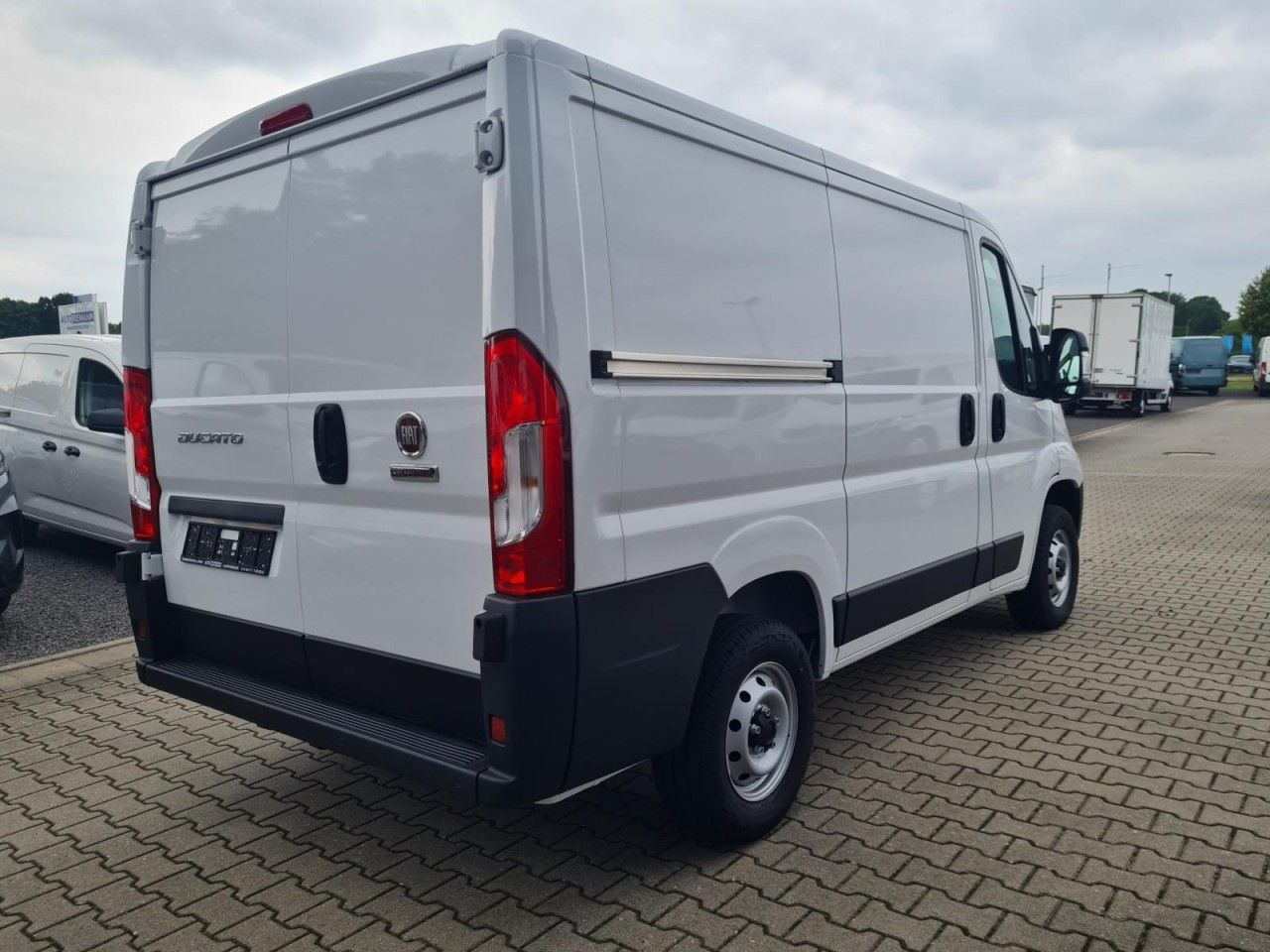 Fiat Ducato 30 Kasten L1H1 KLIMA PDC REGALE TEMPOMAT - Small van: picture 5 Fiat Ducato 30 Kasten L1H1 KLIMA PDC REGALE TEMPOMAT - Small van: picture 5