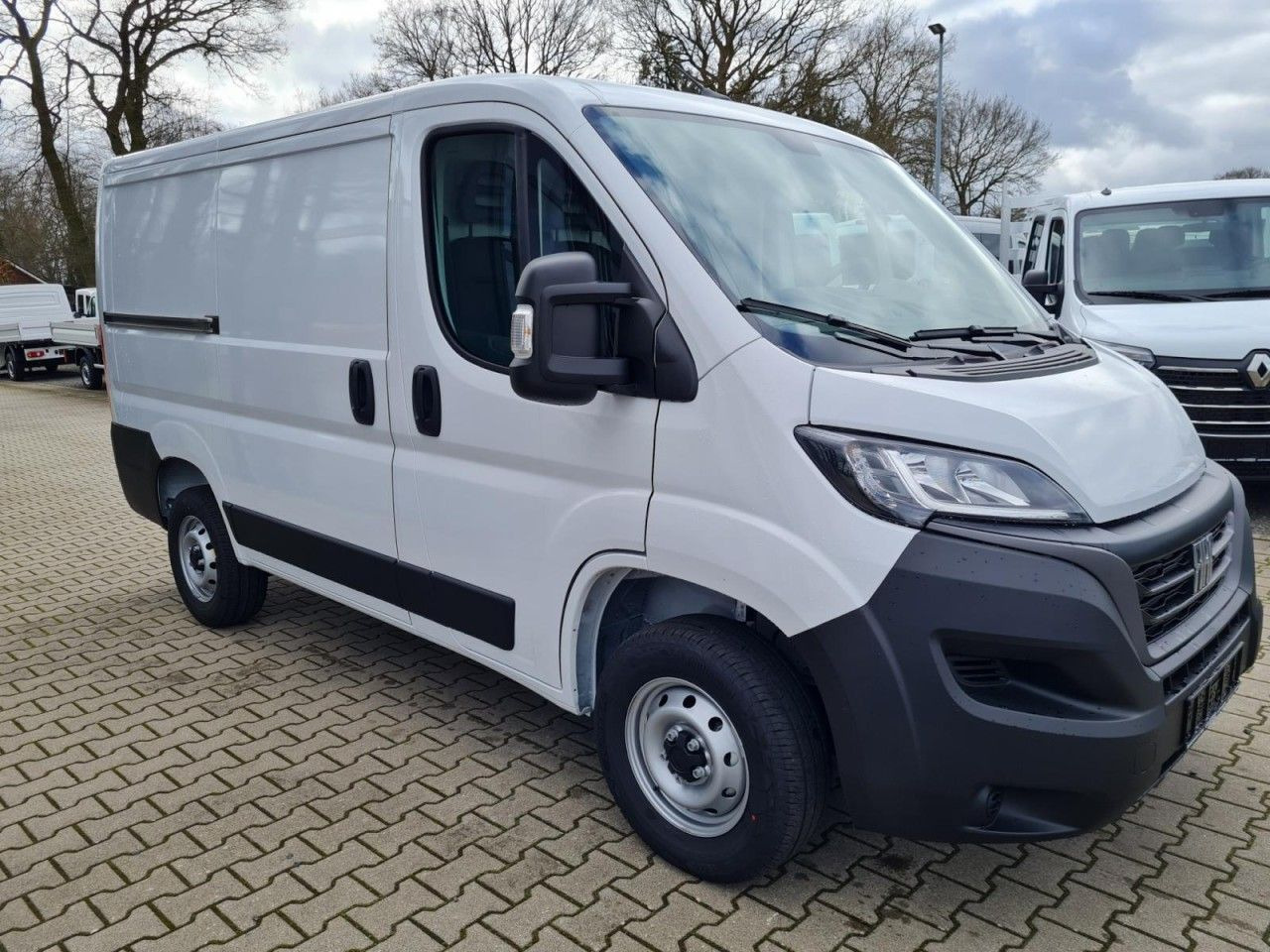 Fiat Ducato 30 Kasten L1H1 KLIMA PDC TEMPOMAT - Small van: picture 3 Fiat Ducato 30 Kasten L1H1 KLIMA PDC TEMPOMAT - Small van: picture 3