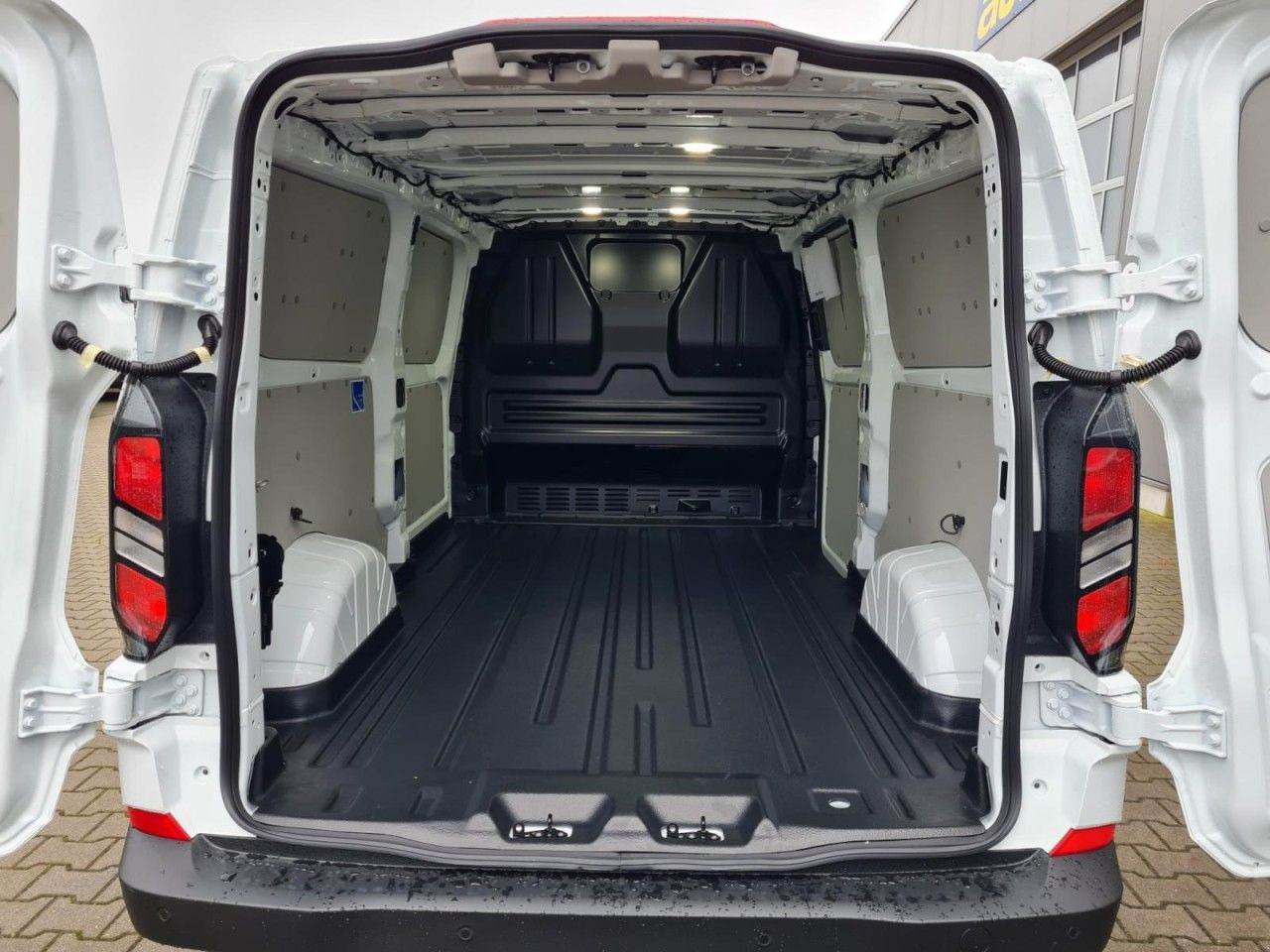 Ford Custom Kasten 320 L2 Trend ALU KLIMA LED TEMPOMA - Small van: picture 5 Ford Custom Kasten 320 L2 Trend ALU KLIMA LED TEMPOMA - Small van: picture 5