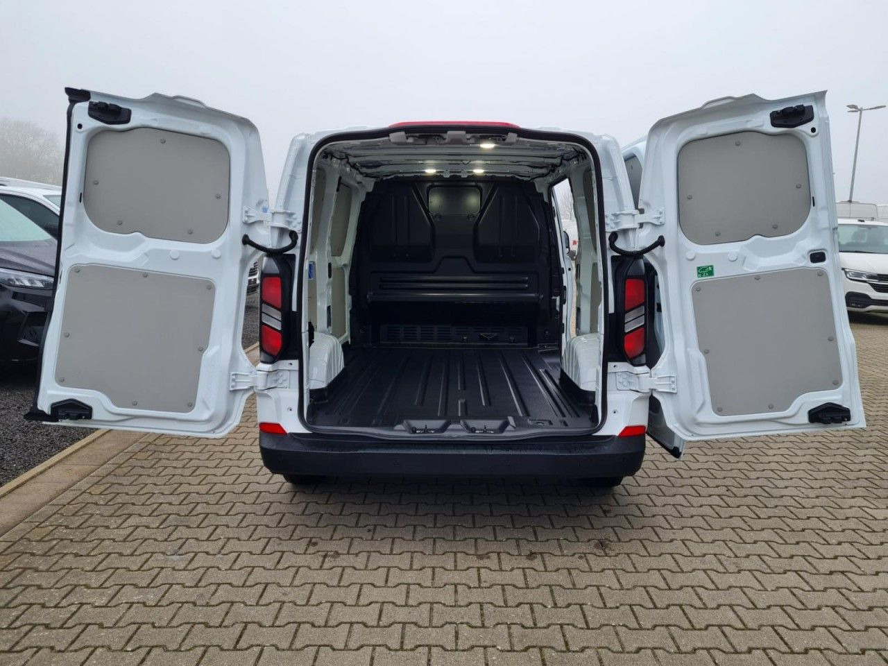 Ford Custom Kasten L1 Trend KLIMA KAMERA TEMPO VERKLE - Small van: picture 5 Ford Custom Kasten L1 Trend KLIMA KAMERA TEMPO VERKLE - Small van: picture 5