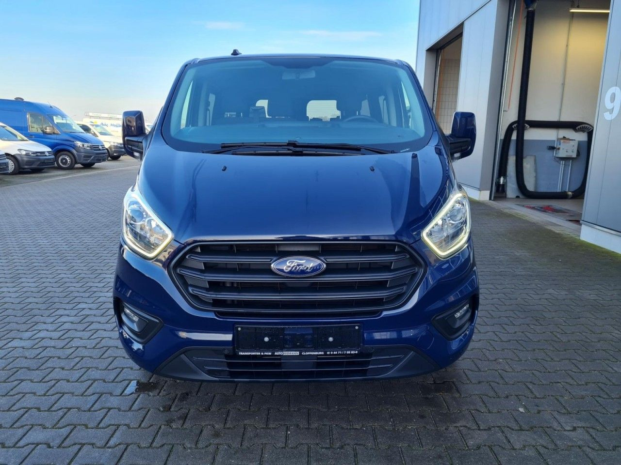 Ford Custom Kombi 320 L2 Trend 9 Sitze KLIMA PDC TEMP - Passenger van: picture 2 Ford Custom Kombi 320 L2 Trend 9 Sitze KLIMA PDC TEMP - Passenger van: picture 2