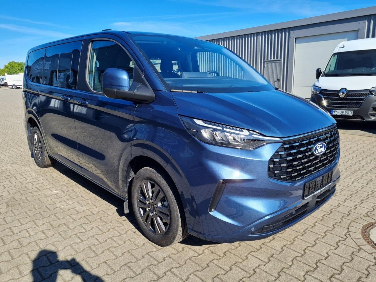 Ford Tourneo Custom 320 Titanium L1 AG 8-Sitze LED KA - Passenger van: picture 4 Ford Tourneo Custom 320 Titanium L1 AG 8-Sitze LED KA - Passenger van: picture 4