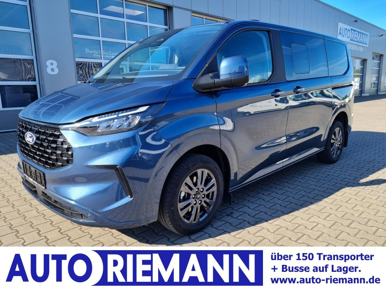 Ford Tourneo Custom 320 Titanium L1 AG 8-Sitze LED KA - Passenger van: picture 1 Ford Tourneo Custom 320 Titanium L1 AG 8-Sitze LED KA - Passenger van: picture 1