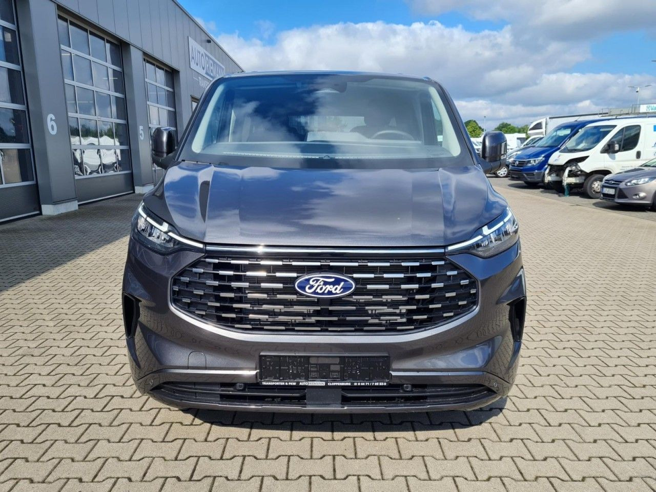 Ford Tourneo Custom 8 Sitze 320 L2 Titanium LED AUTOM - Passenger van: picture 2 Ford Tourneo Custom 8 Sitze 320 L2 Titanium LED AUTOM - Passenger van: picture 2