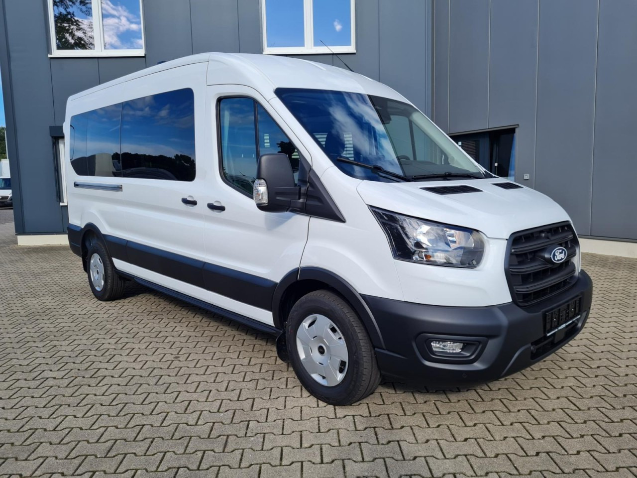 Ford Transit 350 Kombi 9 Sitze L3 AG Trend AHK KAMERA - Minibus, Passenger van: picture 3 Ford Transit 350 Kombi 9 Sitze L3 AG Trend AHK KAMERA - Minibus, Passenger van: picture 3