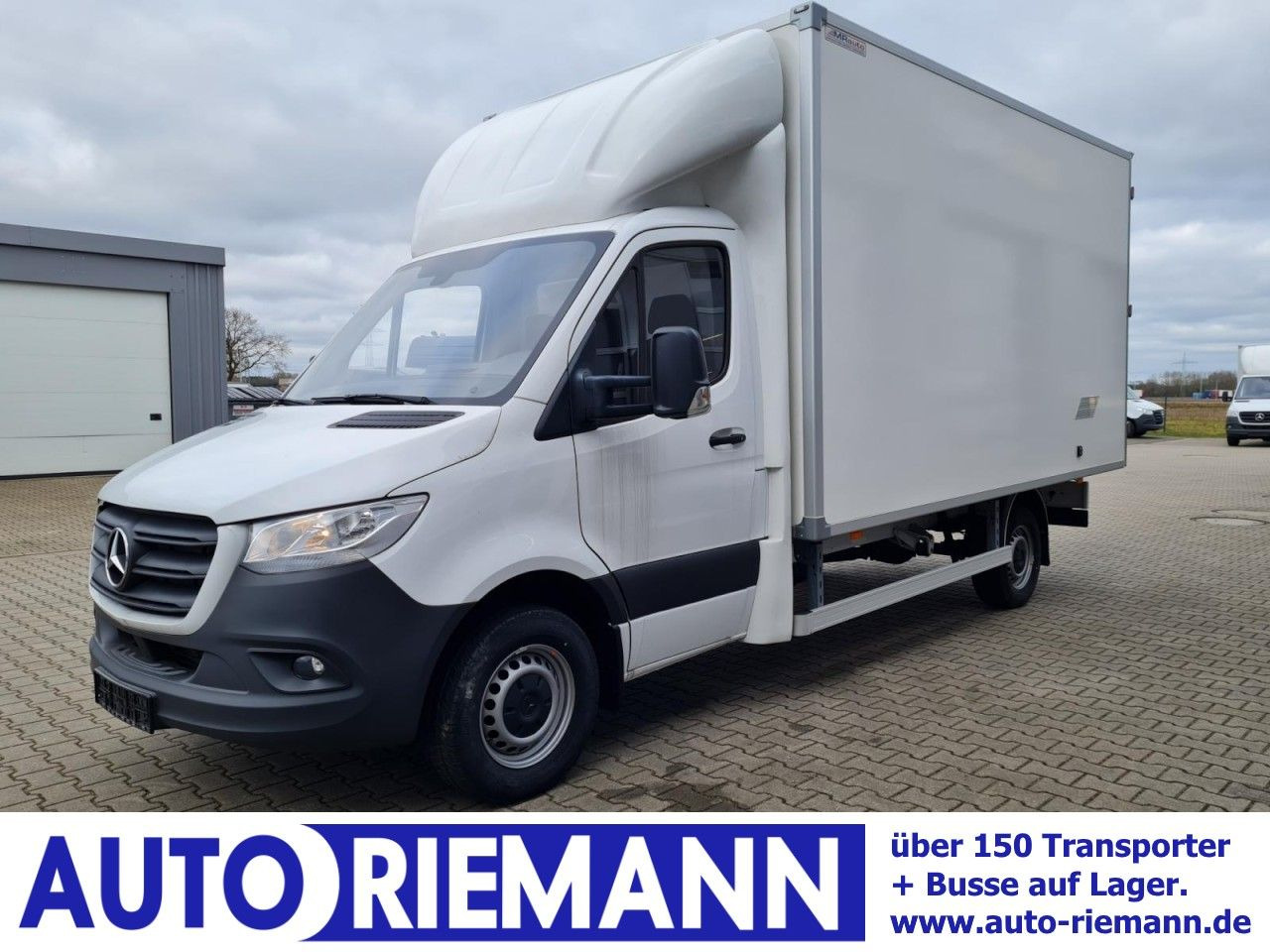 Mercedes-Benz Sprinter 315 CDi Koffer lang MBux Klima - Box van: picture 1 Mercedes-Benz Sprinter 315 CDi Koffer lang MBux Klima - Box van: picture 1
