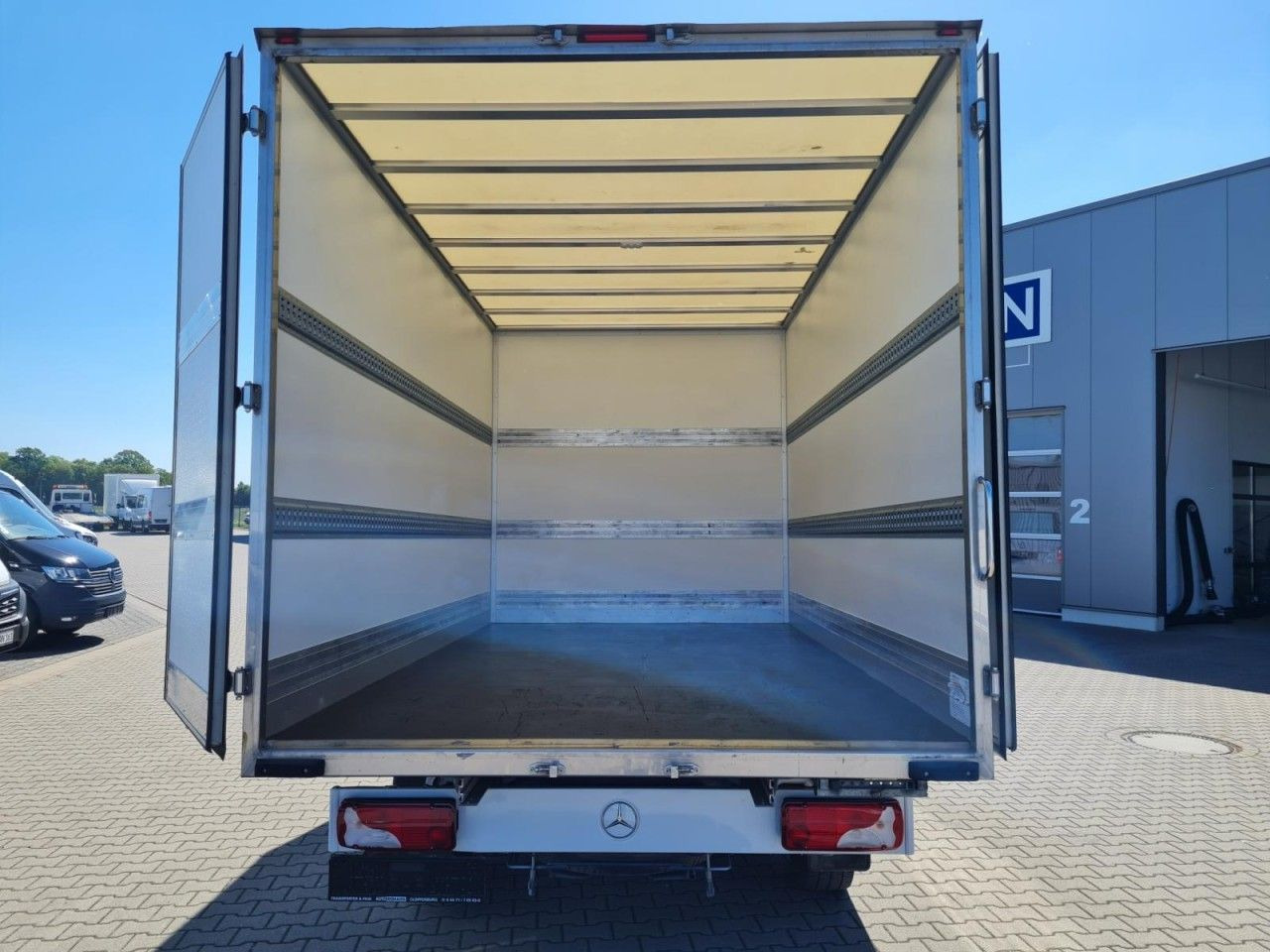 Mercedes-Benz Sprinter 315 Möbel Koffer RWD KLIMA KOMFORT TEMP - Box van: picture 5 Mercedes-Benz Sprinter 315 Möbel Koffer RWD KLIMA KOMFORT TEMP - Box van: picture 5