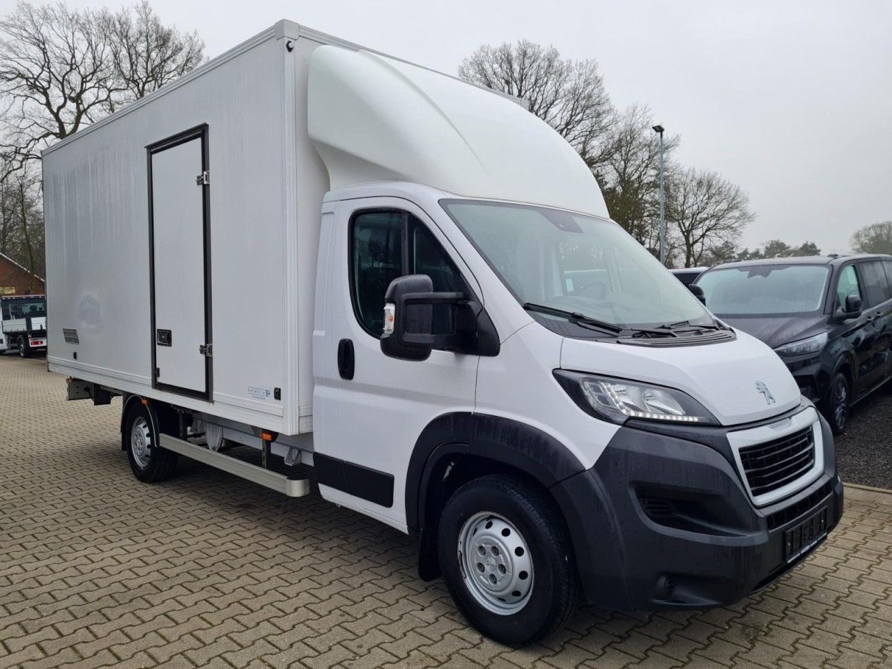 Peugeot Boxer 3.5t Koffer lang L4 ERGO KLIMA KOMFORT TEM - Box van: picture 3 Peugeot Boxer 3.5t Koffer lang L4 ERGO KLIMA KOMFORT TEM - Box van: picture 3