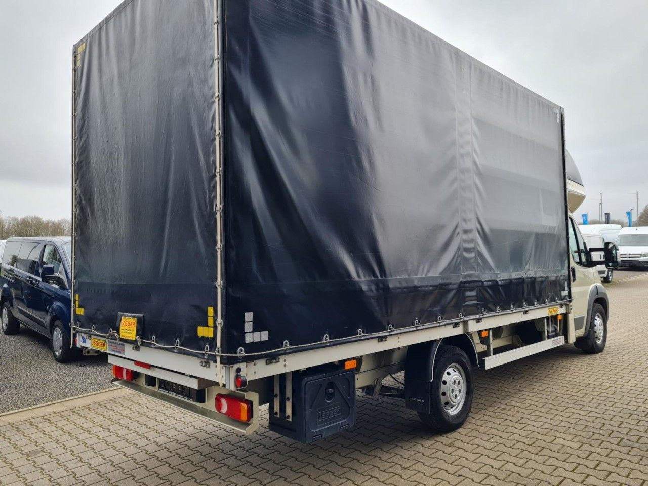 Peugeot Boxer Pritsche L4 Schiebe Plane Schlafkab Luftfe - Curtain side van: picture 4 Peugeot Boxer Pritsche L4 Schiebe Plane Schlafkab Luftfe - Curtain side van: picture 4