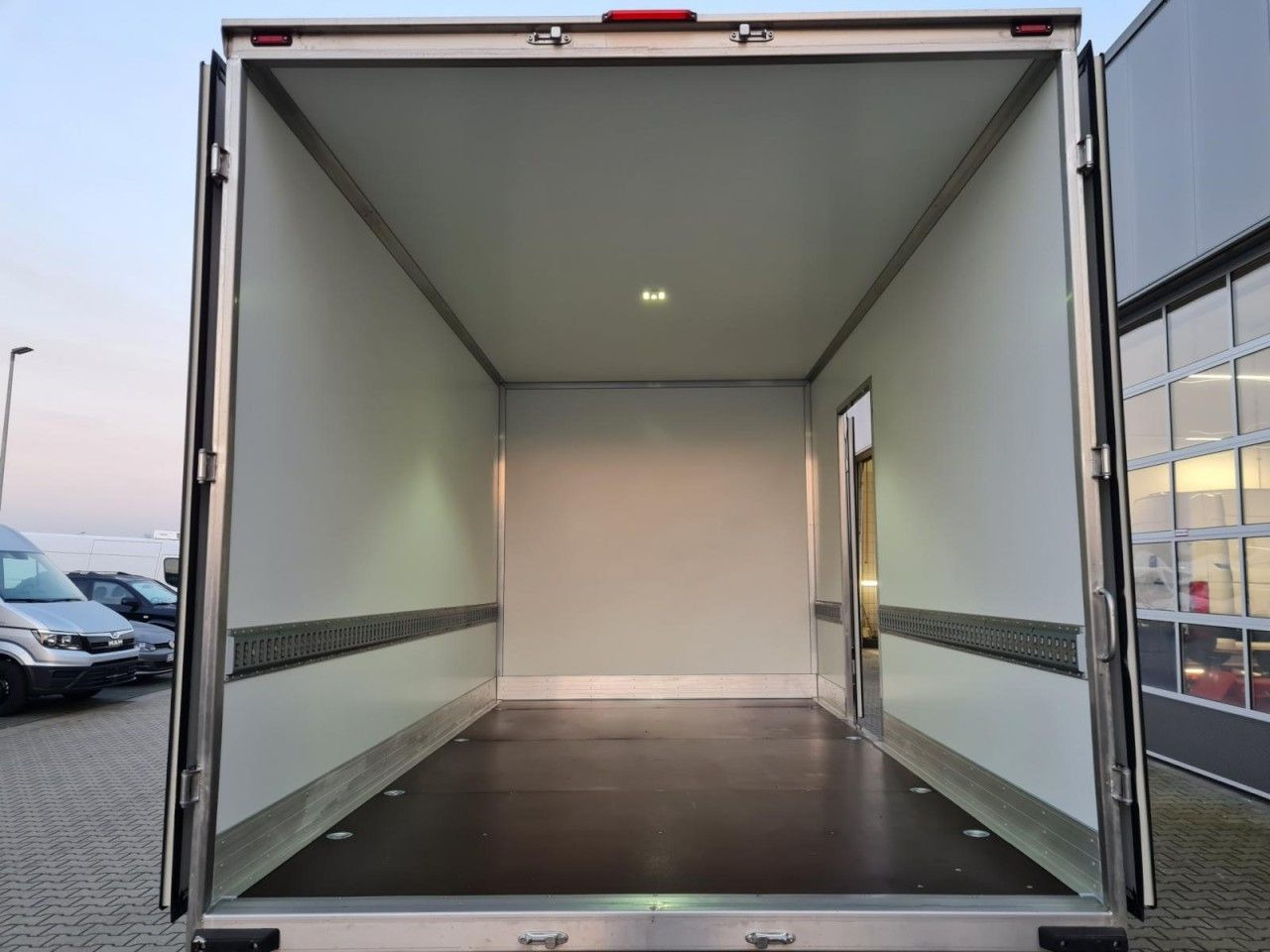 Leasing of  Renault Master 3.5t Möbel Koffer KLIMA LUFTFEDERUNG TEMP Renault Master 3.5t Möbel Koffer KLIMA LUFTFEDERUNG TEMP: picture 26