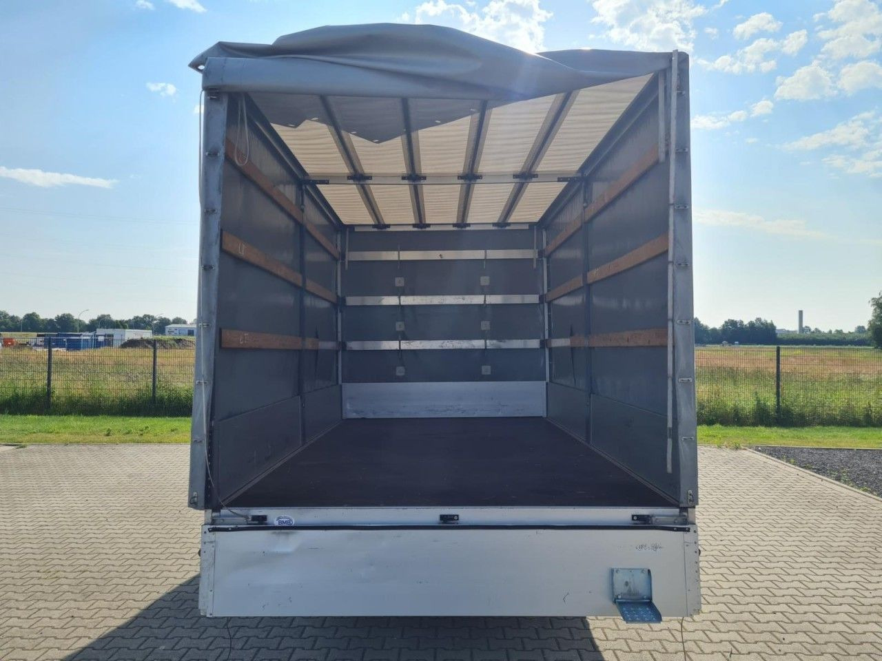Renault Master 3,5t Pritsche Plane Schlafkab. dCi 160 - Curtain side van: picture 5 Renault Master 3,5t Pritsche Plane Schlafkab. dCi 160 - Curtain side van: picture 5