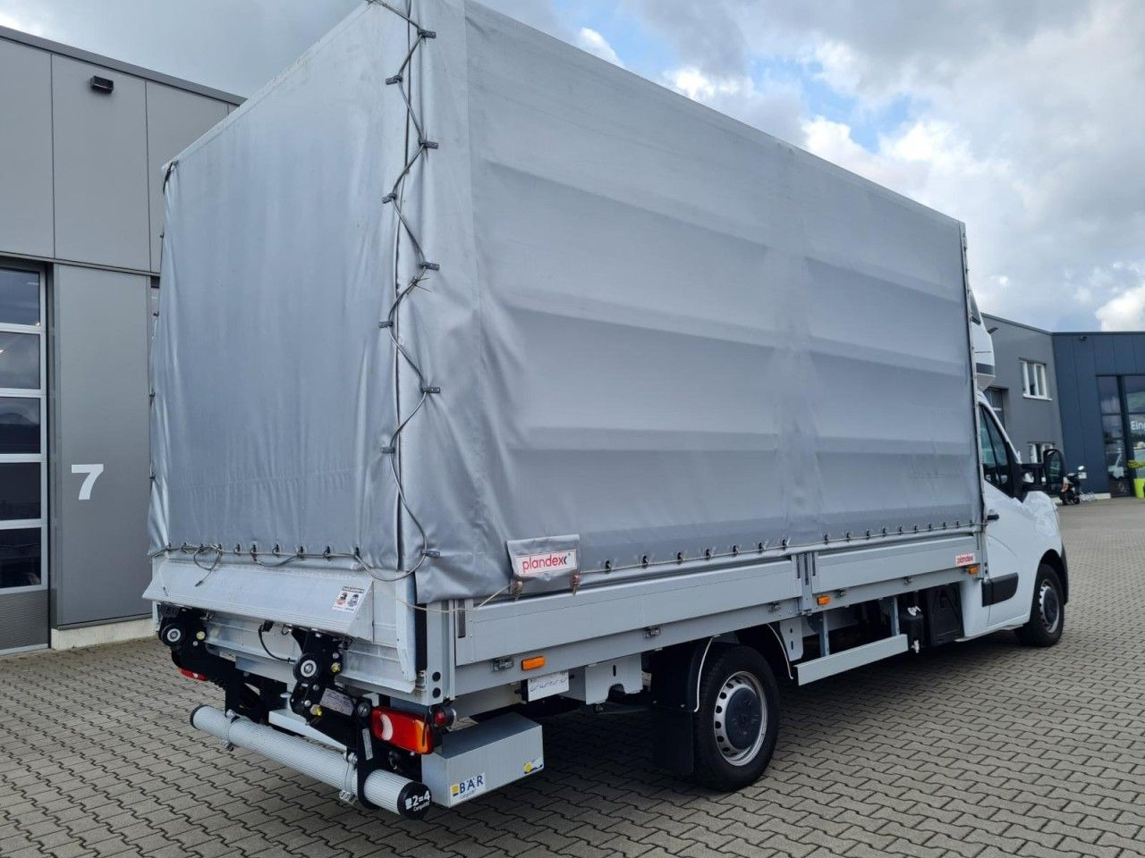 Renault Master 3,5t Pritsche dCi Plane Schlafkab. LBW - Curtain side van: picture 4 Renault Master 3,5t Pritsche dCi Plane Schlafkab. LBW - Curtain side van: picture 4