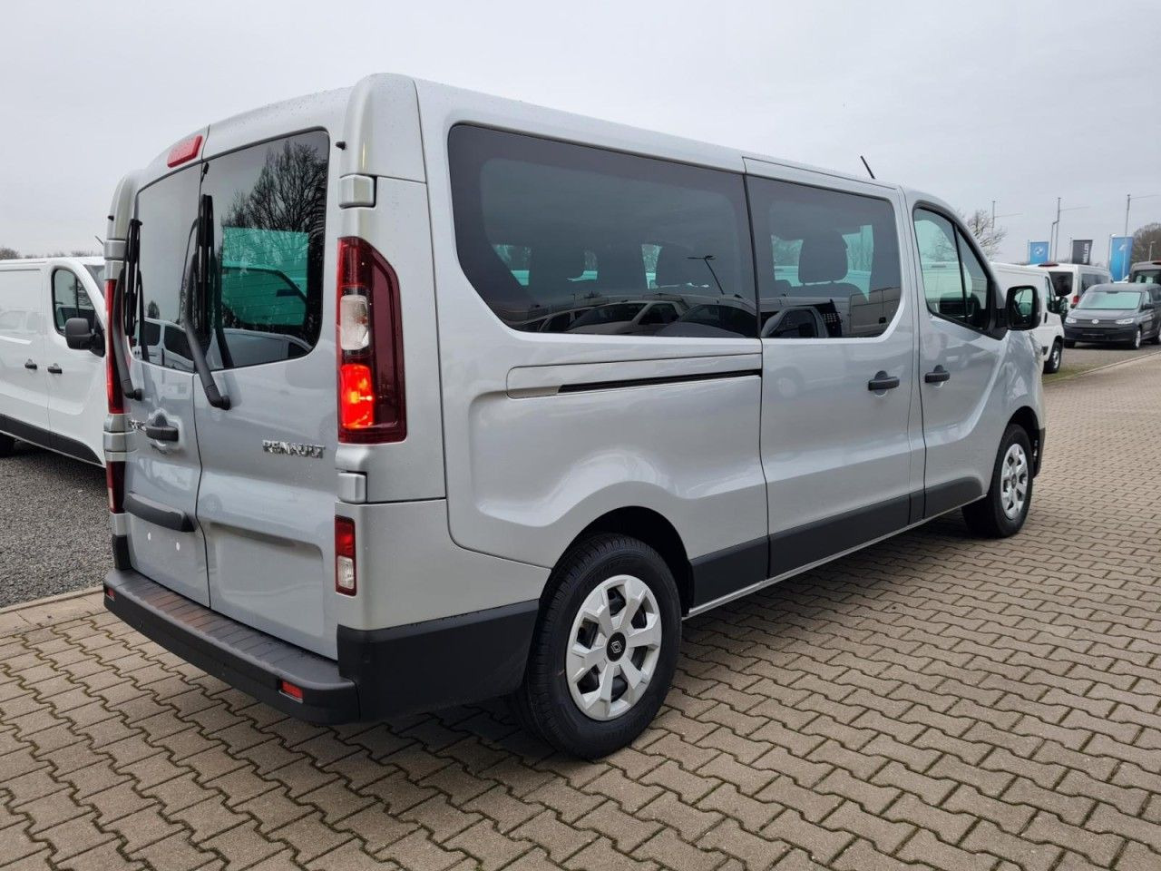 Renault Trafic Kombi 9-Sitze L2 Grand Equilibre KLIMA TE - Car: picture 5 Renault Trafic Kombi 9-Sitze L2 Grand Equilibre KLIMA TE - Car: picture 5