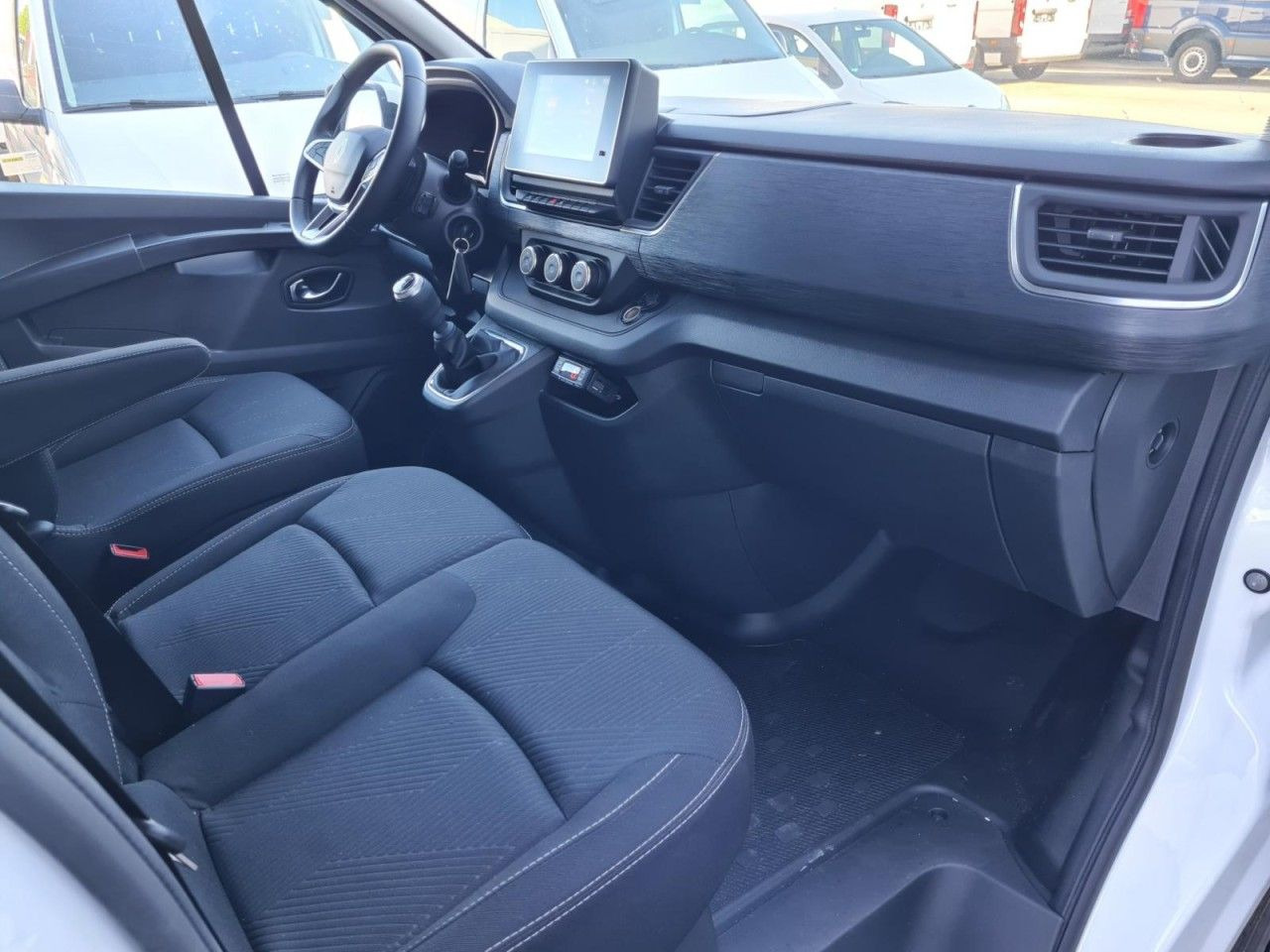 Leasing of  Renault Trafic Kühlkasten dCi 130 L2H1 3,0t Navi App Kli Renault Trafic Kühlkasten dCi 130 L2H1 3,0t Navi App Kli: picture 14