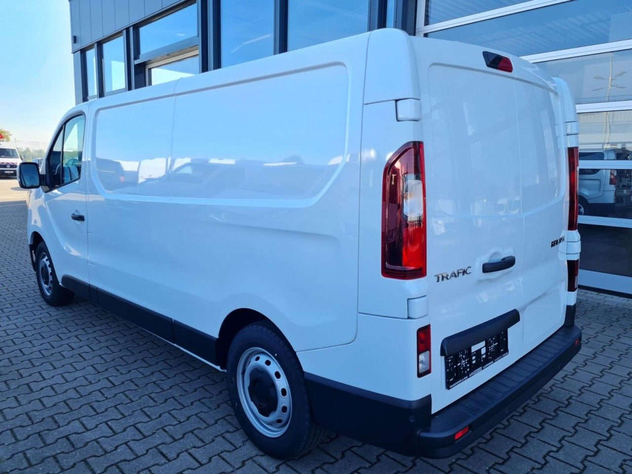 Leasing of  Renault Trafic Kühlkasten dCi 130 L2H1 3,0t Navi App Kli Renault Trafic Kühlkasten dCi 130 L2H1 3,0t Navi App Kli: picture 6