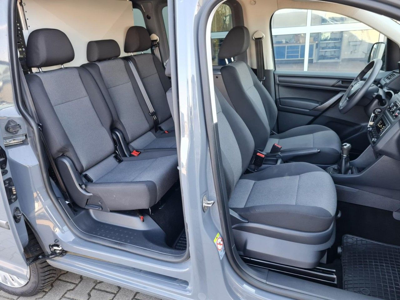 Volkswagen Caddy 4Motion TDi Kombi 5-Sitze TEMPO STHZ REGAL - Car: picture 4 Volkswagen Caddy 4Motion TDi Kombi 5-Sitze TEMPO STHZ REGAL - Car: picture 4