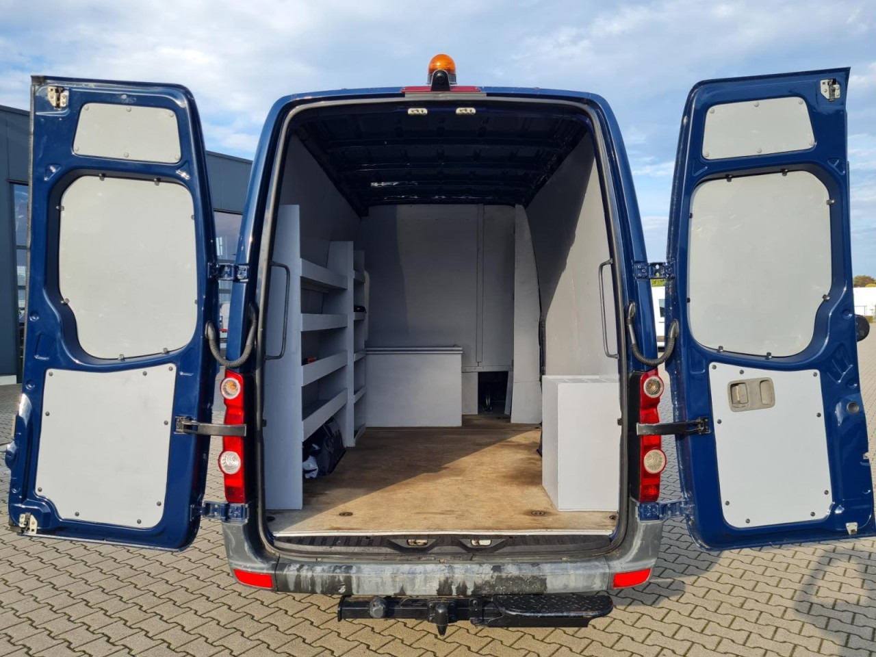 Volkswagen Crafter 35 Kasten Doka 5 Sitze AHK 3.5to REGALSYSTEM - Panel van, Combi van: picture 5 Volkswagen Crafter 35 Kasten Doka 5 Sitze AHK 3.5to REGALSYSTEM - Panel van, Combi van: picture 5