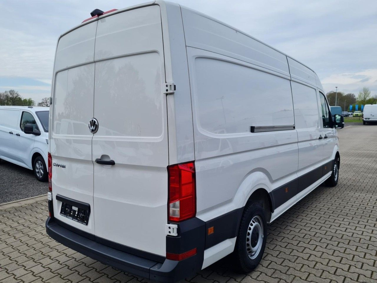 Volkswagen Crafter 35 Kasten lang L4H2 KLIMA NAVI_APP HOLZB - Panel van: picture 4 Volkswagen Crafter 35 Kasten lang L4H2 KLIMA NAVI_APP HOLZB - Panel van: picture 4