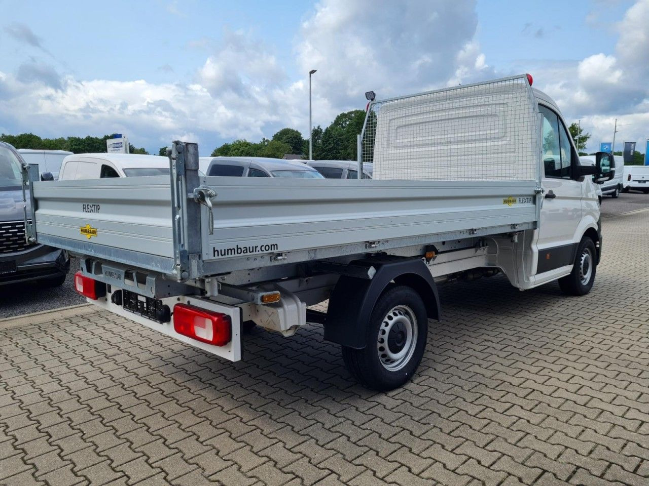 Volkswagen Crafter 35 Kipper 3 Seiten MR KLIMA NAVI LEITERT - Tipper van: picture 4 Volkswagen Crafter 35 Kipper 3 Seiten MR KLIMA NAVI LEITERT - Tipper van: picture 4