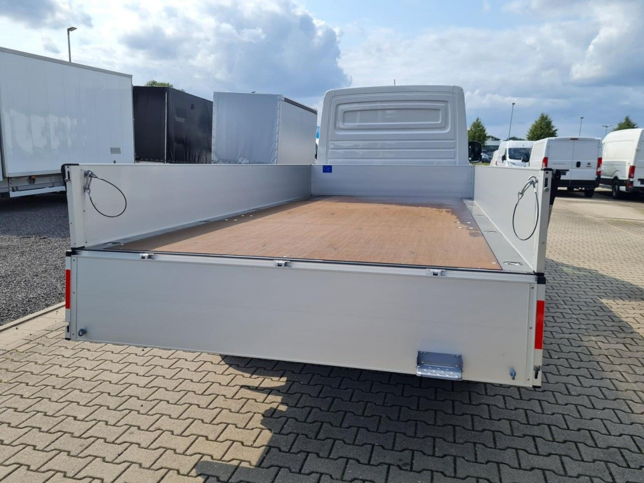 Volkswagen Crafter 35 Pritsche TDi L4 lang KLIMA TEMPOMAT - Flatbed van: picture 5 Volkswagen Crafter 35 Pritsche TDi L4 lang KLIMA TEMPOMAT - Flatbed van: picture 5