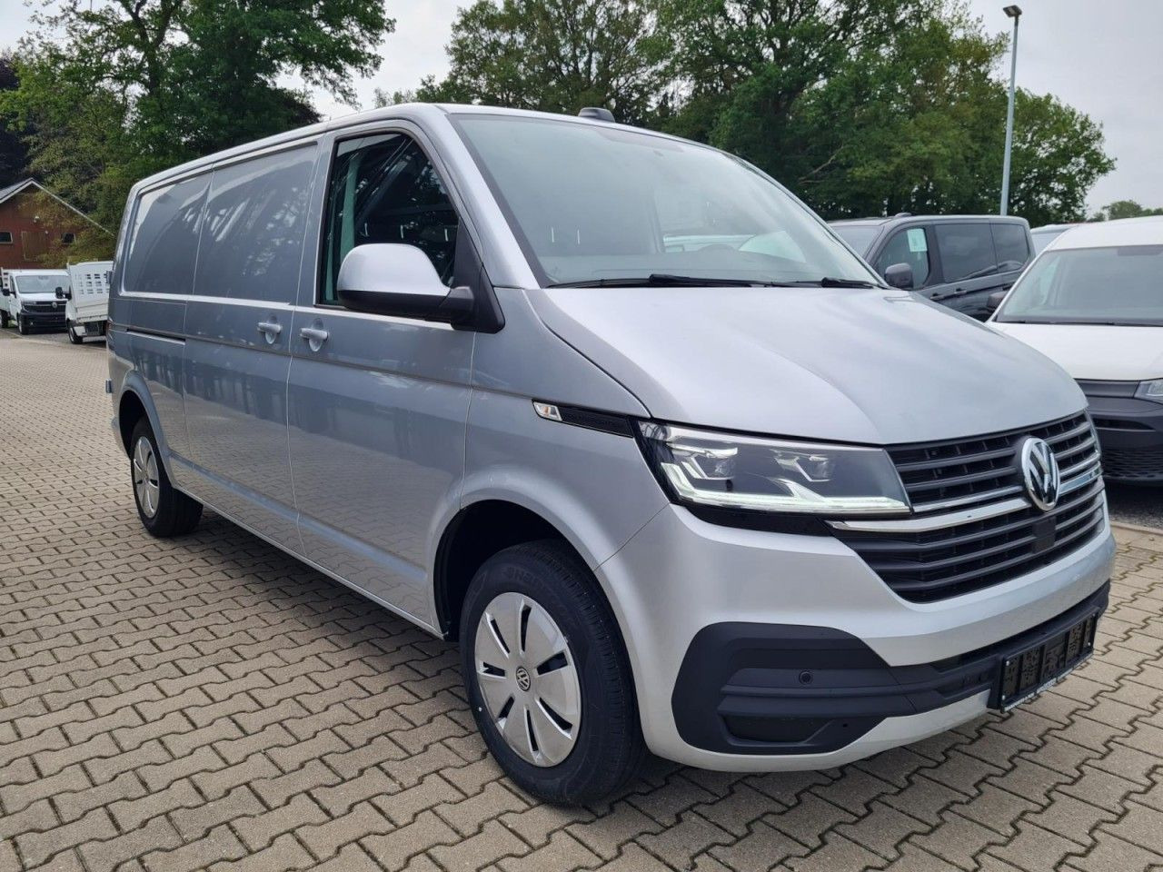 Volkswagen T6.1 Kasten TDI lang DSG LED KAMERA TEMPOMAT - Small van: picture 3 Volkswagen T6.1 Kasten TDI lang DSG LED KAMERA TEMPOMAT - Small van: picture 3