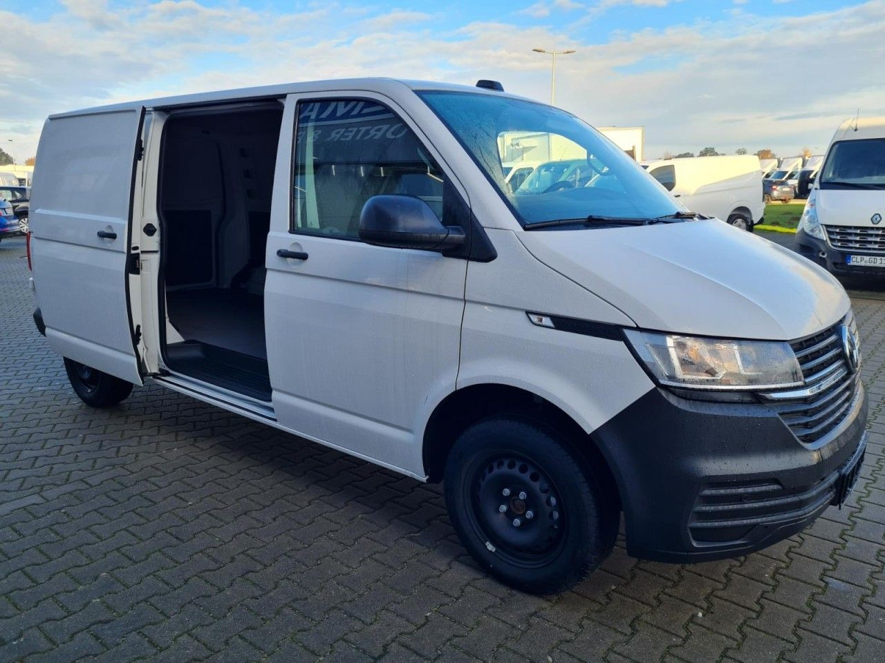 Volkswagen T6.1 Kasten lang DSG KLIMA KOMFORT ACC TEMPO PDC - Small van: picture 3 Volkswagen T6.1 Kasten lang DSG KLIMA KOMFORT ACC TEMPO PDC - Small van: picture 3