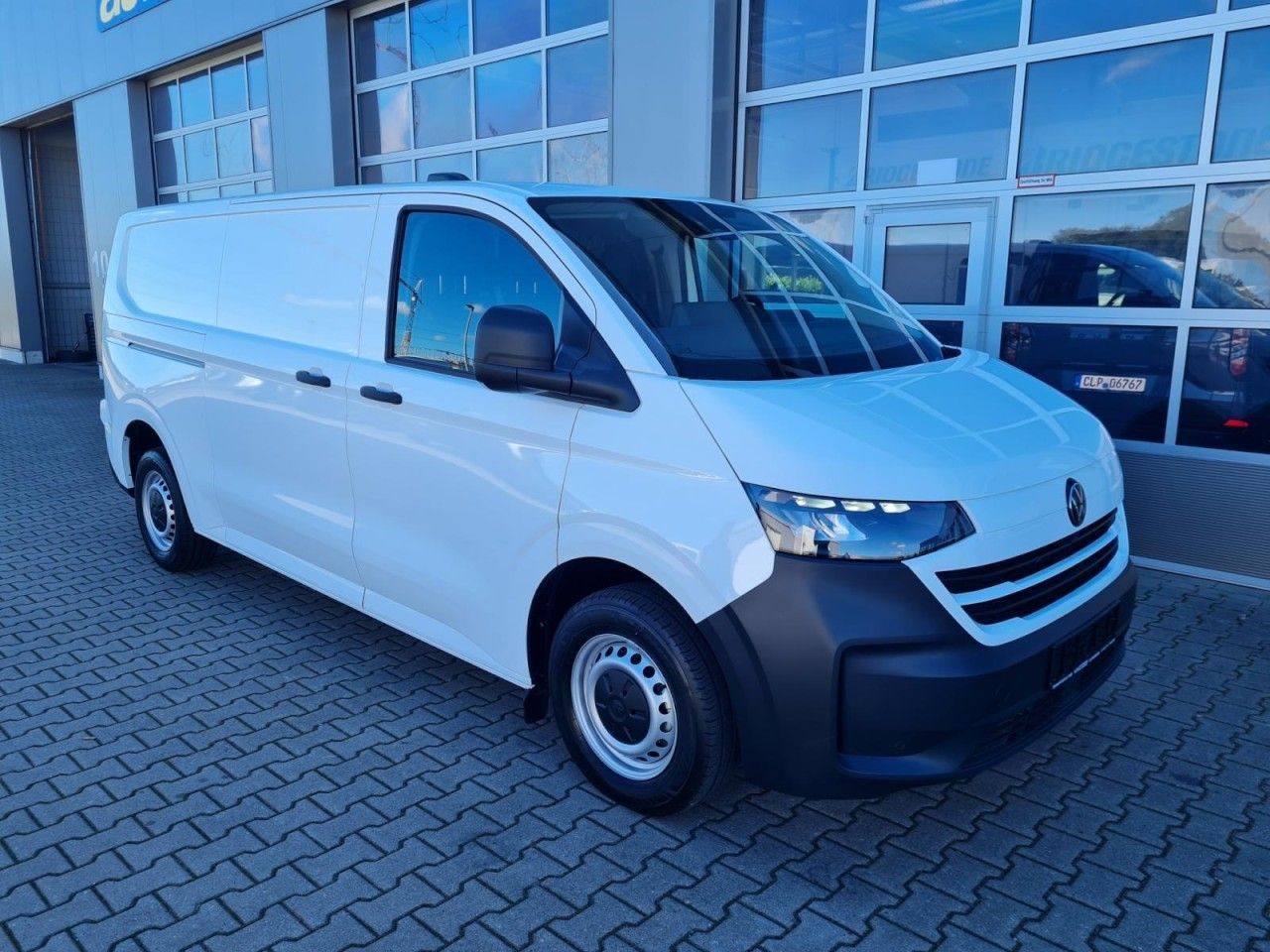 Volkswagen T7 Kasten TDI 4Motion LR L2H1 LED KAMERA TEMPOMA - Small van: picture 3 Volkswagen T7 Kasten TDI 4Motion LR L2H1 LED KAMERA TEMPOMA - Small van: picture 3