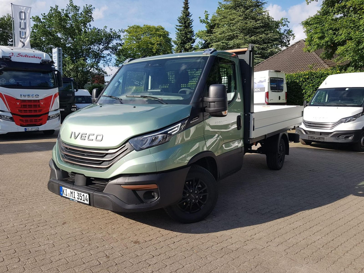 Iveco Daily 35S14HA8 Pritsche AHK 100 kW (136 PS),... - Flatbed van: picture 1 Iveco Daily 35S14HA8 Pritsche AHK 100 kW (136 PS),... - Flatbed van: picture 1