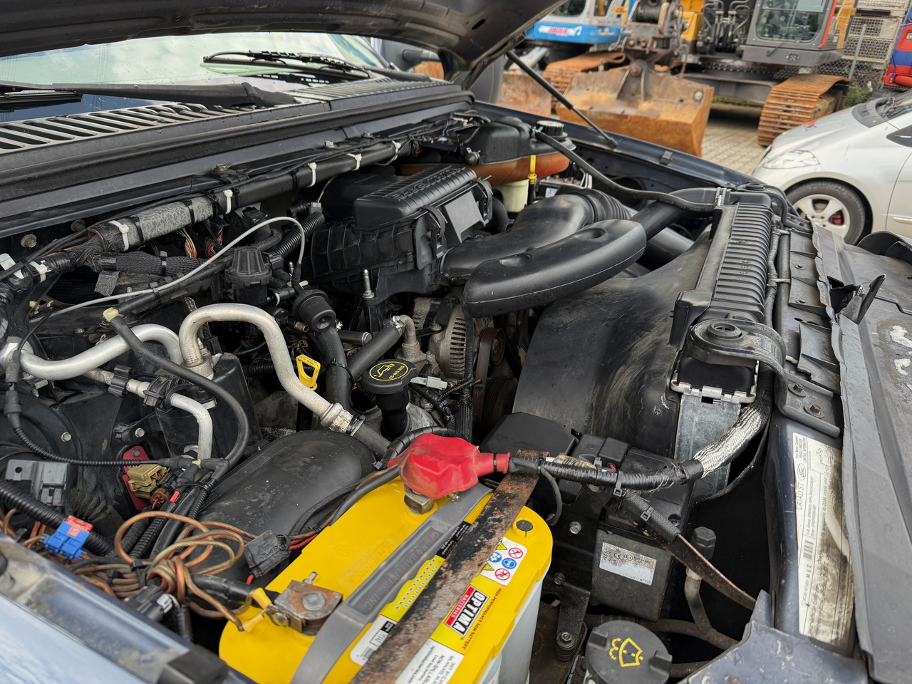 Pickup truck FORD F250: picture 23