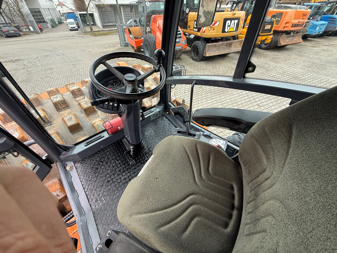 Compactor HAMM 3520 HT P Stampffuß Walzenzug Klima: picture 16