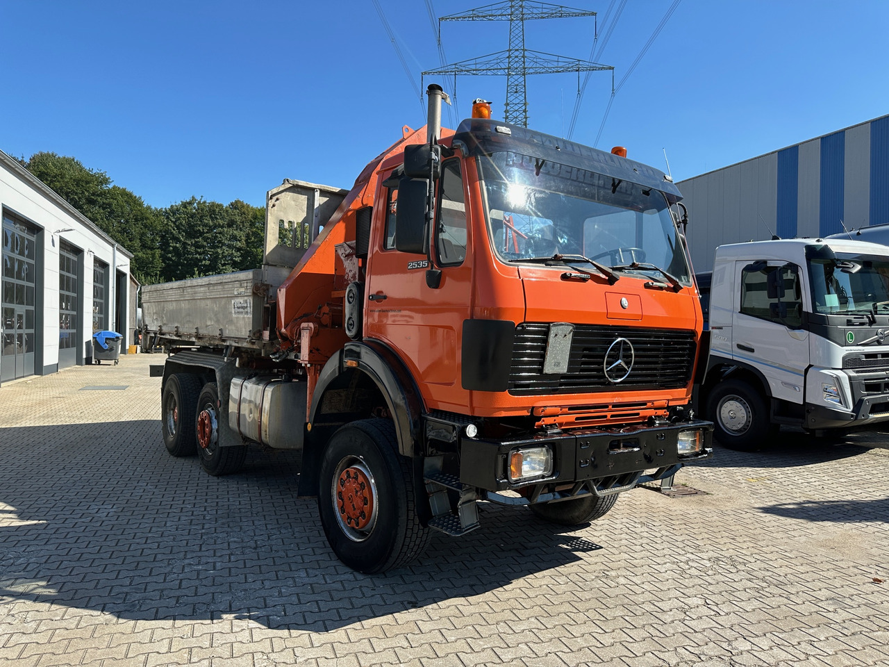 Mercedes-Benz 2535 NG 3-Seiten-Kipper mit Kran - Tipper, Crane truck: picture 3 Mercedes-Benz 2535 NG 3-Seiten-Kipper mit Kran - Tipper, Crane truck: picture 3