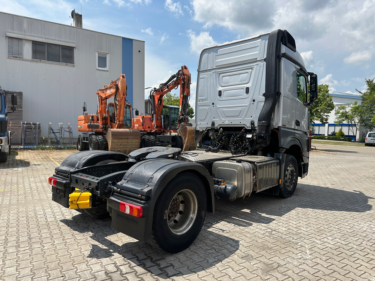 Mercedes-Benz 1845 Arocs SZM Kipphydraulik Mischerantrieb - Tractor unit: picture 4 Mercedes-Benz 1845 Arocs SZM Kipphydraulik Mischerantrieb - Tractor unit: picture 4