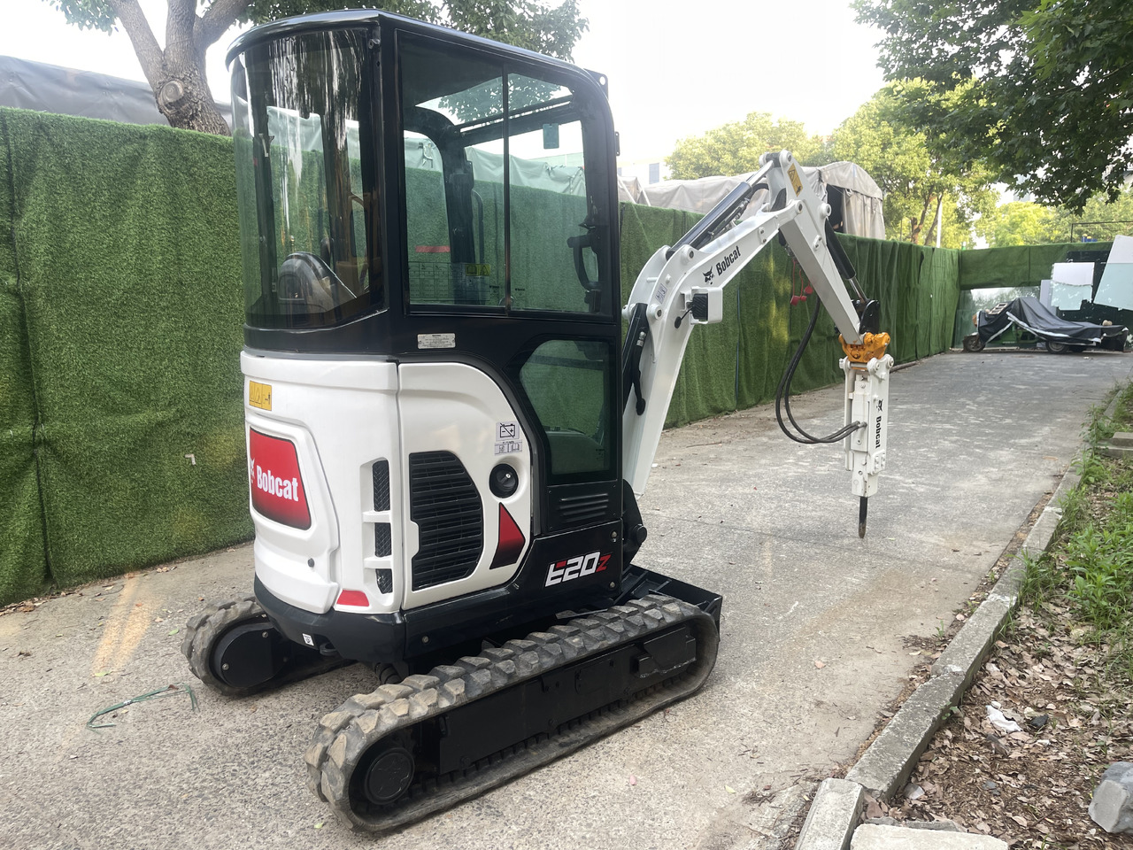 Mini excavator Bobcat E20Z: picture 8