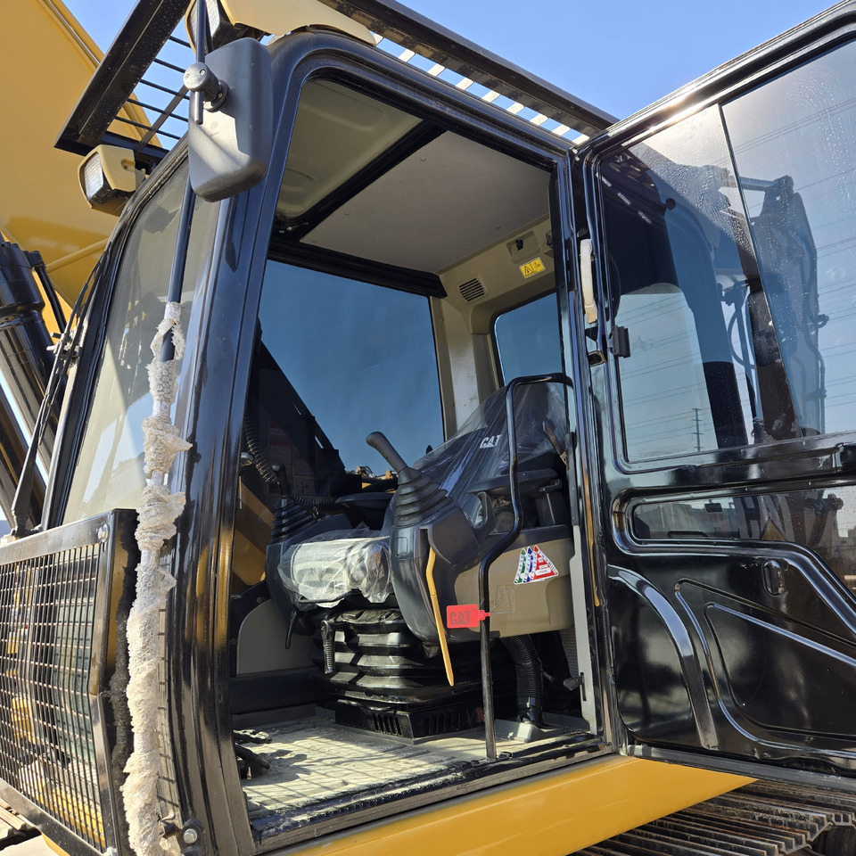 Excavator CATERPILLAR 324D: picture 13