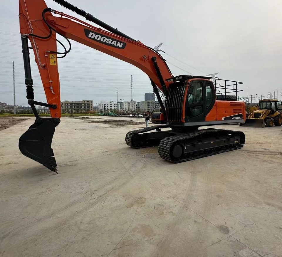 Doosan DX300 - Crawler excavator: picture 2 Doosan DX300 - Crawler excavator: picture 2