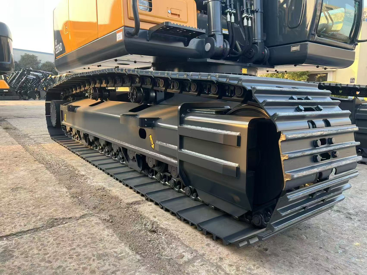 Hyundai HX220HD - Crawler excavator: picture 4 Hyundai HX220HD - Crawler excavator: picture 4