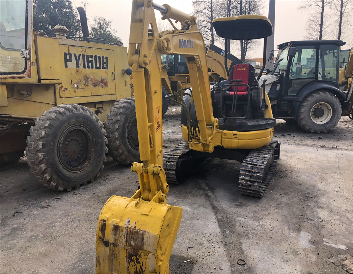 Komatsu PC30MR - Mini excavator: picture 1 Komatsu PC30MR - Mini excavator: picture 1