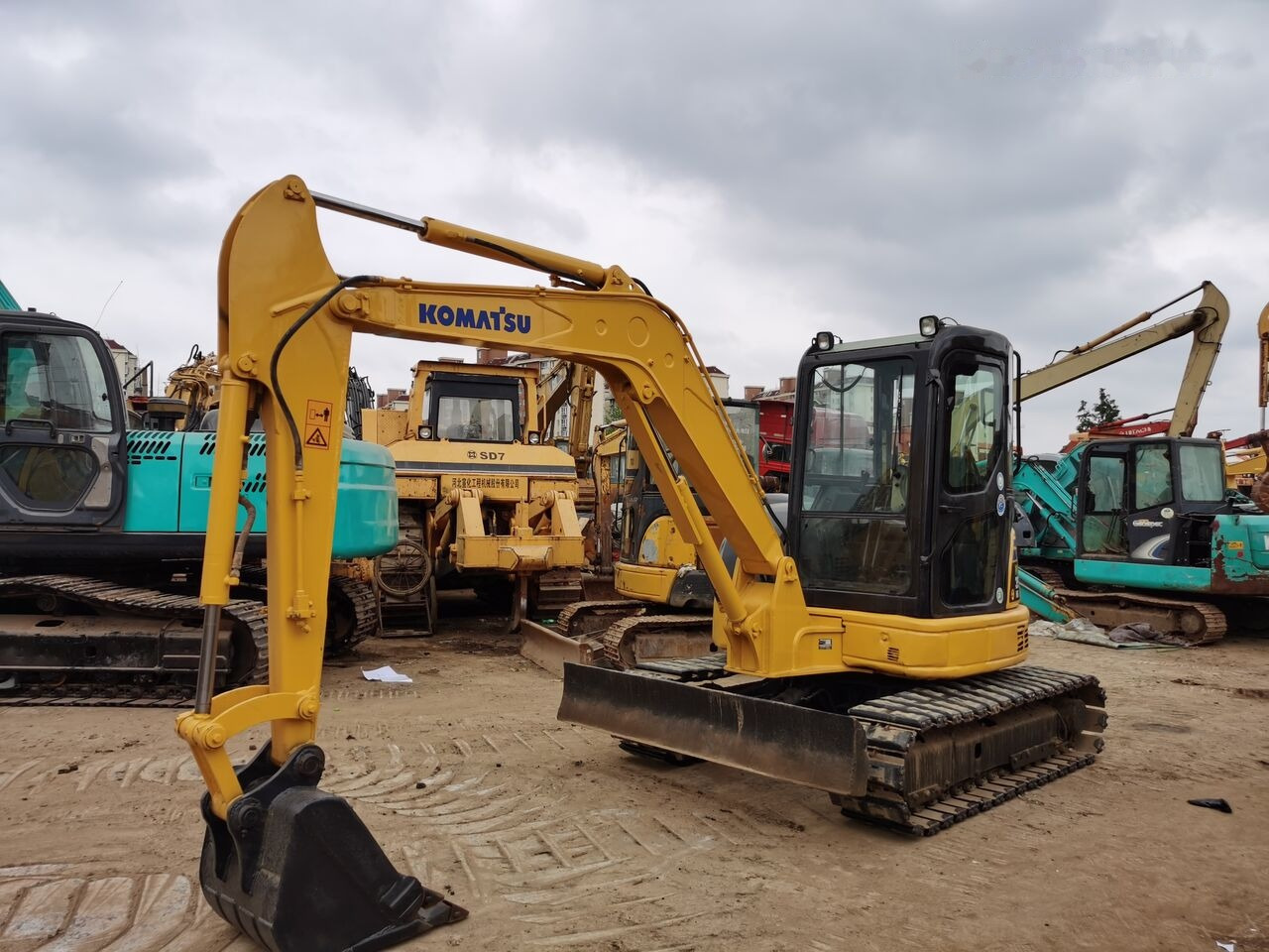 Komatsu PC35MR - Mini excavator: picture 1 Komatsu PC35MR - Mini excavator: picture 1
