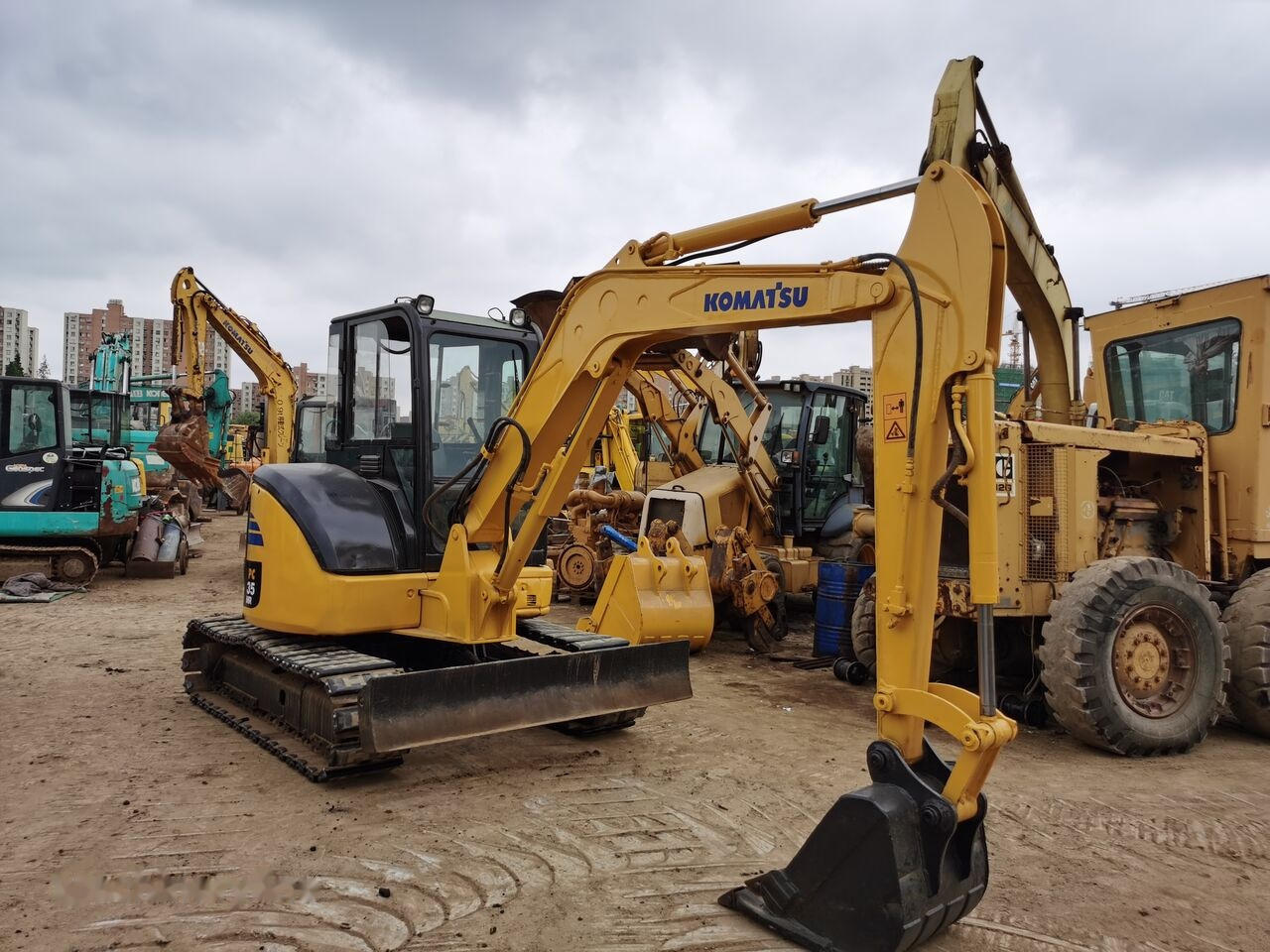 Komatsu PC35MR - Mini excavator: picture 4 Komatsu PC35MR - Mini excavator: picture 4