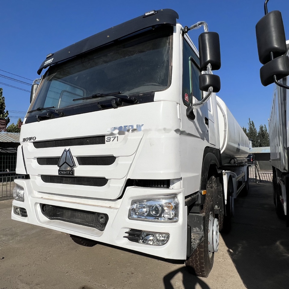 Sinotruk HOWO 371 8*4 Tank truck - Tank truck: picture 5 Sinotruk HOWO 371 8*4 Tank truck - Tank truck: picture 5