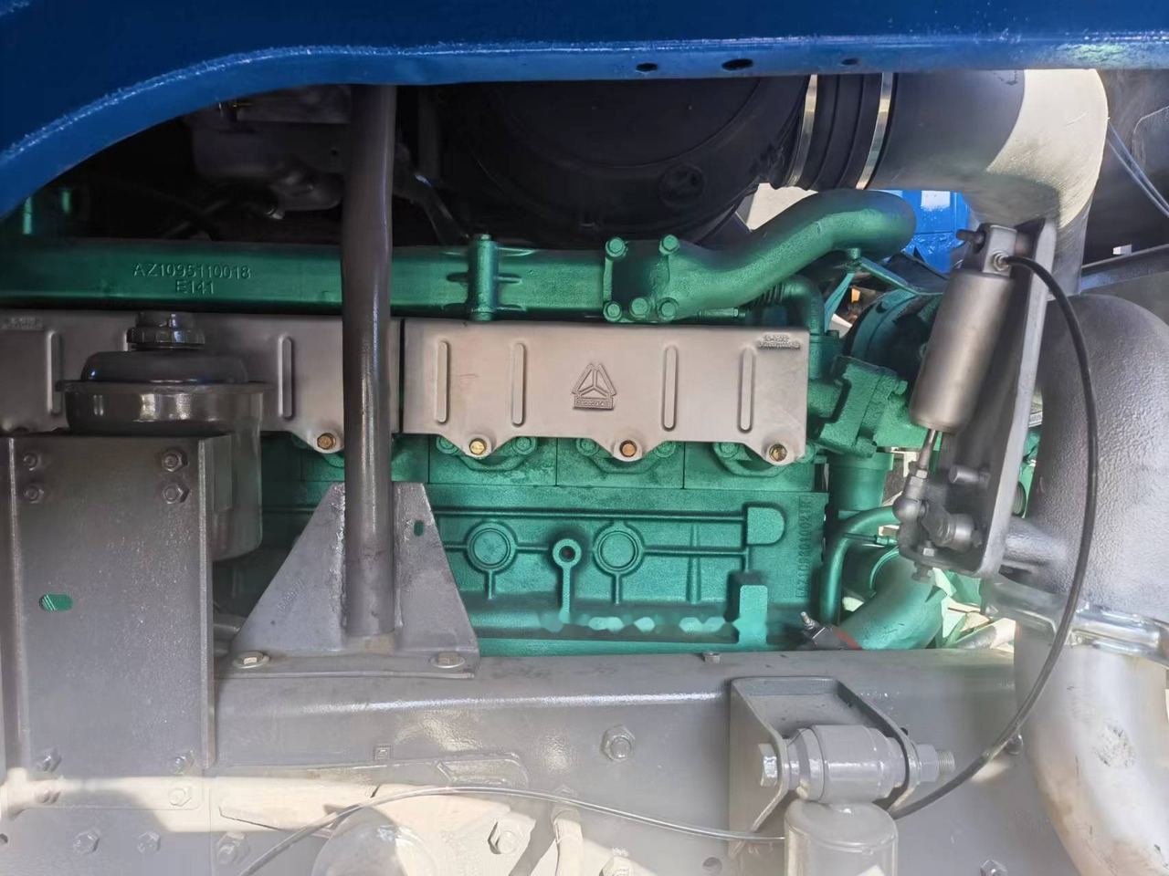 Tipper Sinotruk HOWO 8*4 Dump truck: picture 6