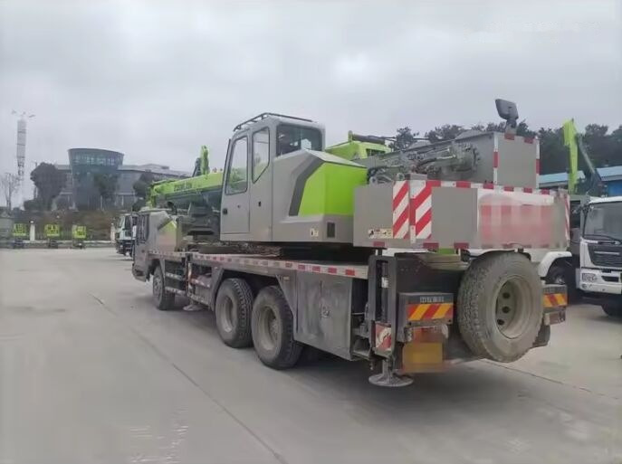 Zoomlion ZTC250-1 - Mobile crane: picture 5 Zoomlion ZTC250-1 - Mobile crane: picture 5