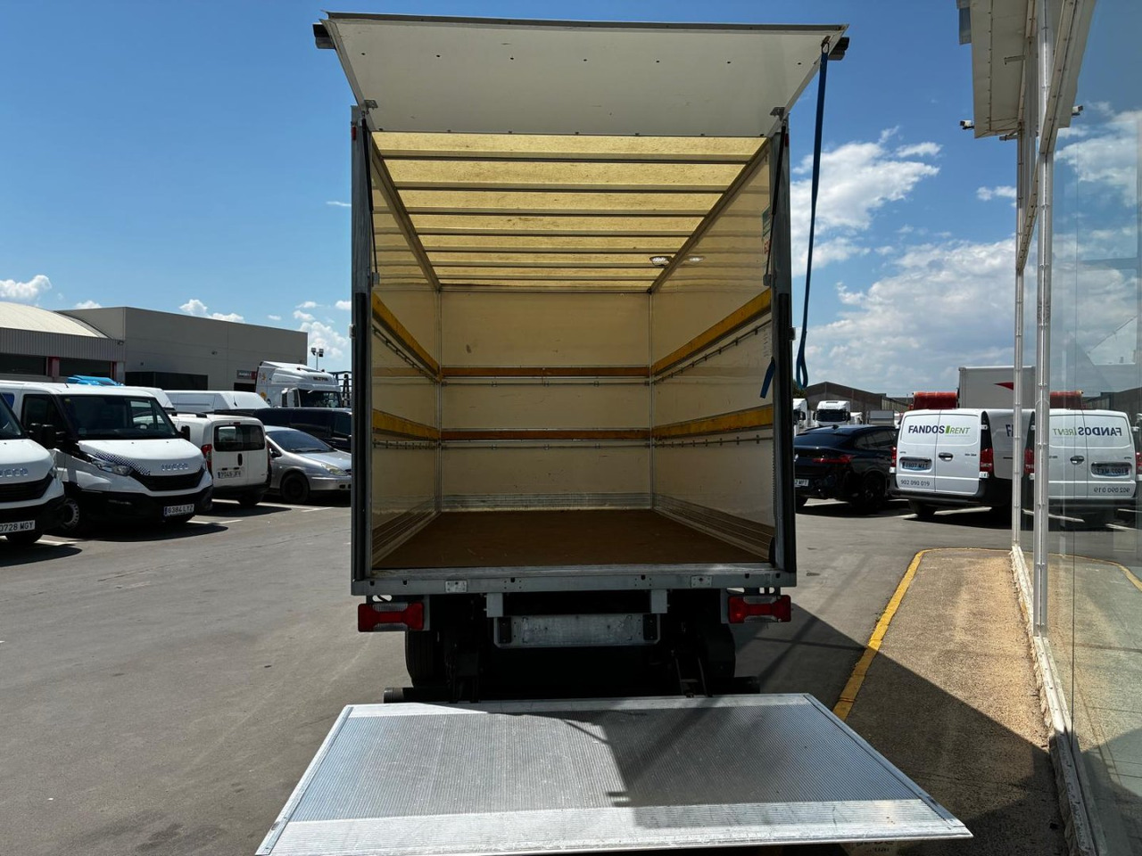 Caja cerrada IVECO 35C16 20m3 - Box van: picture 5 Caja cerrada IVECO 35C16 20m3 - Box van: picture 5