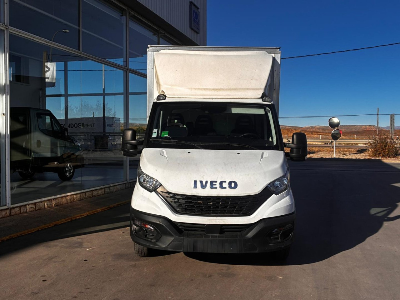 Caja cerrada IVECO 35C16 20m3 con puertas traseras - Box van: picture 2 Caja cerrada IVECO 35C16 20m3 con puertas traseras - Box van: picture 2