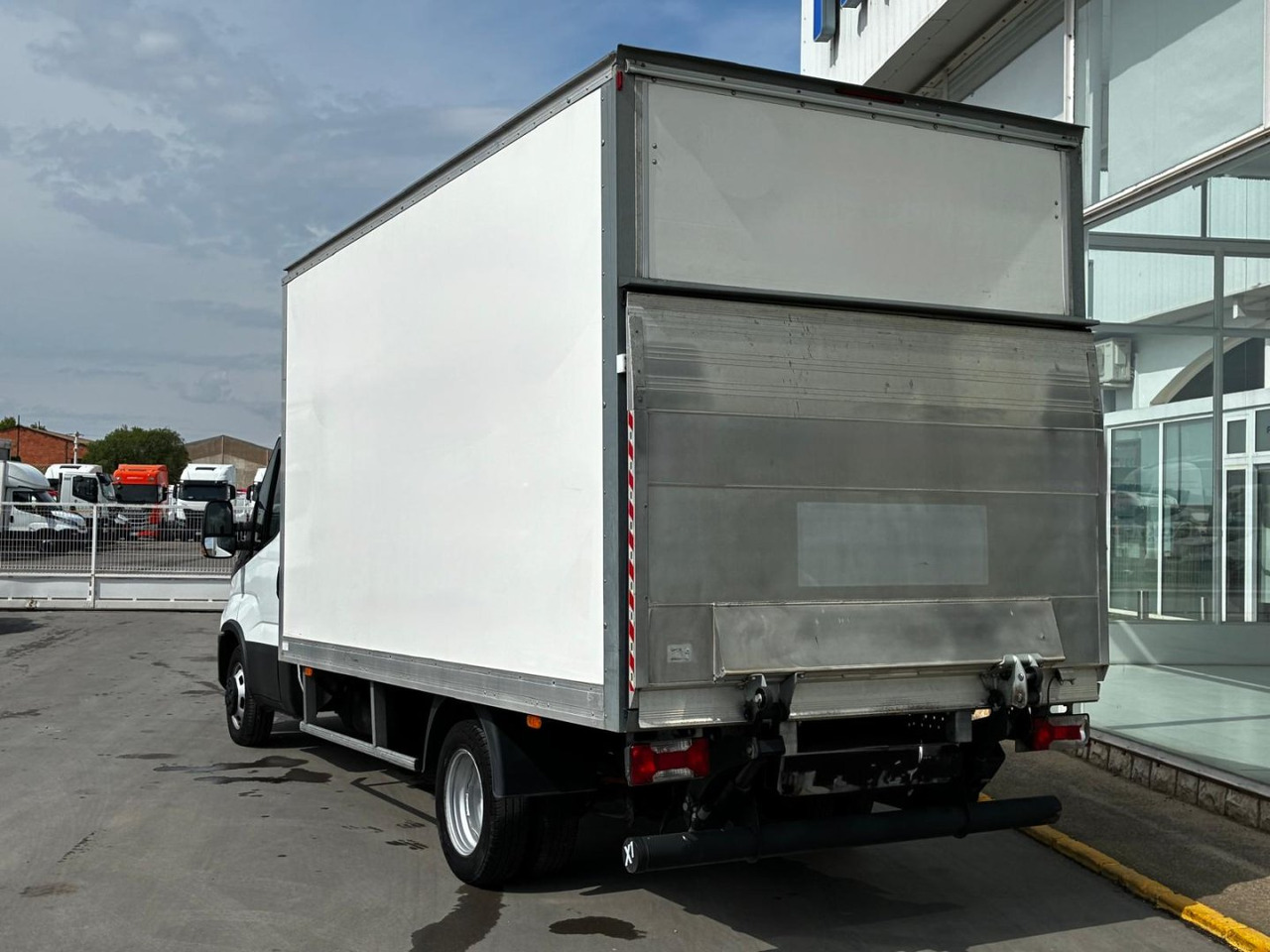 Caja cerrada IVECO 35C16 3.0 20m3 - Box van: picture 4 Caja cerrada IVECO 35C16 3.0 20m3 - Box van: picture 4