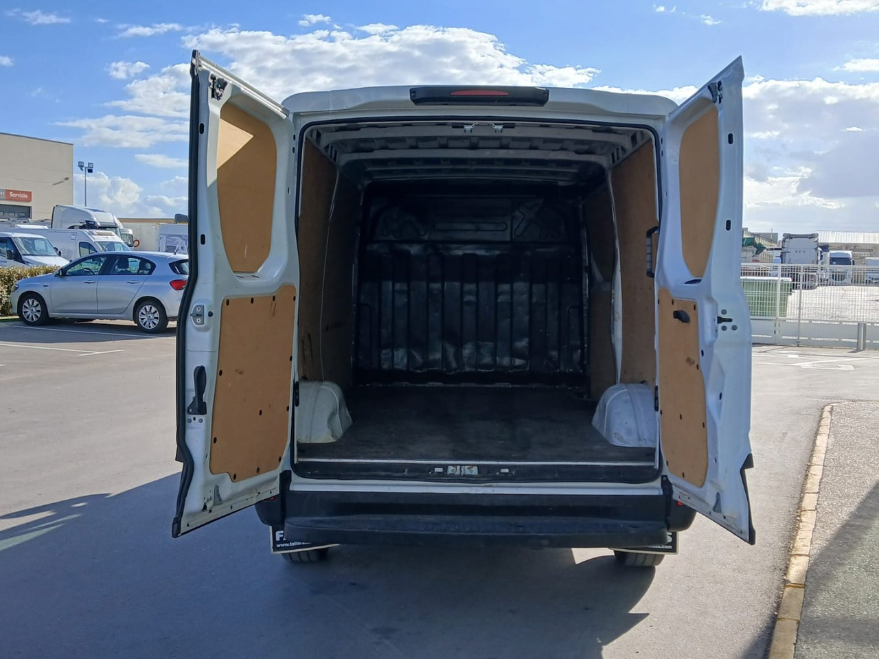 Furgón IVECO 35S16 V 9m3 - Panel van: picture 5 Furgón IVECO 35S16 V 9m3 - Panel van: picture 5