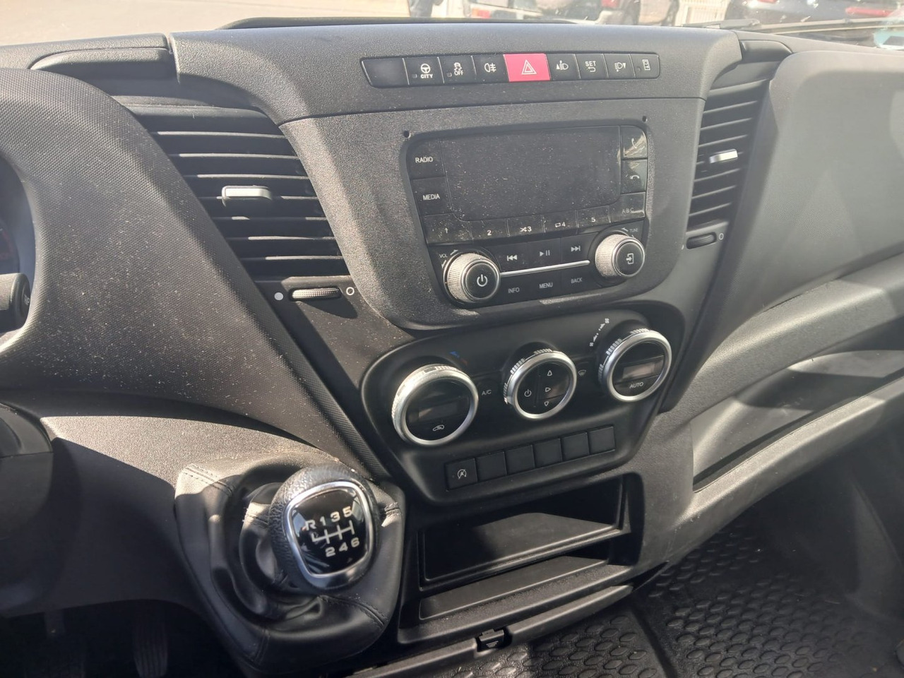 Panel van Furgón IVECO 35S16 V 9m3: picture 10 Panel van Furgón IVECO 35S16 V 9m3: picture 10