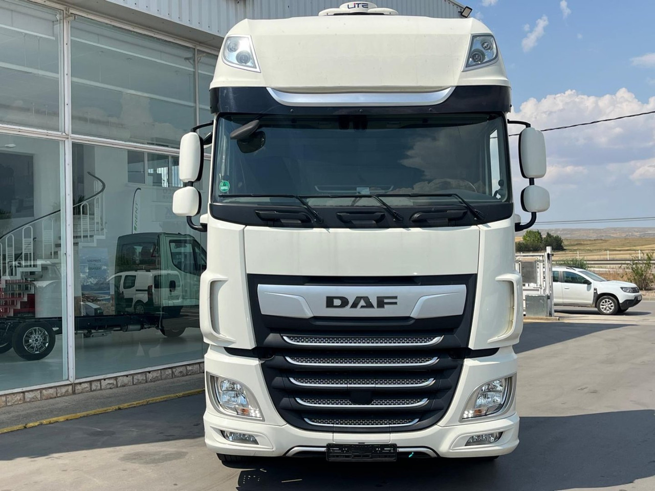 Cabeza Tractora DAF 480 AUTOMATICA CON INTARDER - Tractor unit: picture 2 Cabeza Tractora DAF 480 AUTOMATICA CON INTARDER - Tractor unit: picture 2