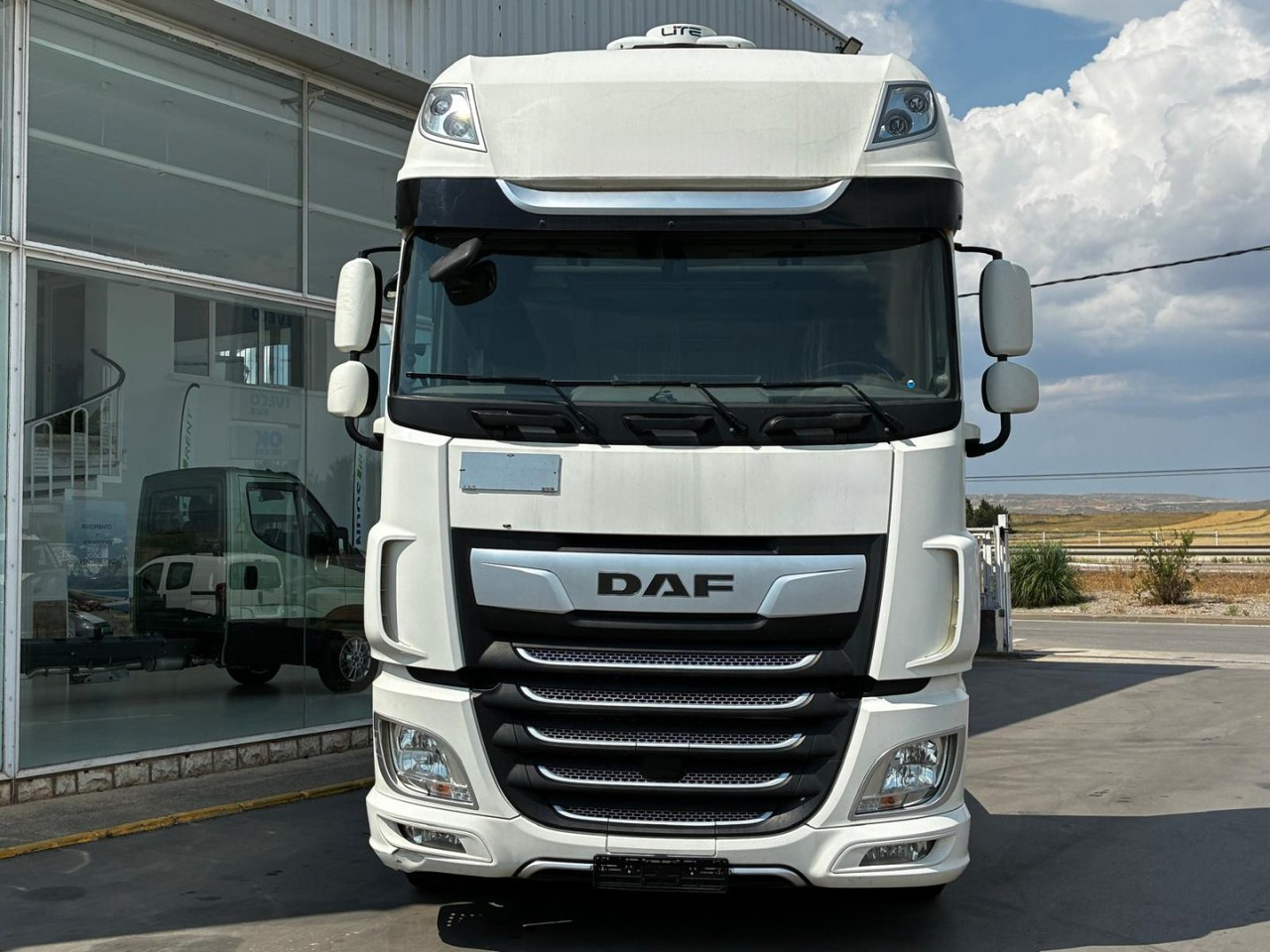 Cabeza Tractora DAF 480 AUTOMATICA CON INTARDER - Tractor unit: picture 2 Cabeza Tractora DAF 480 AUTOMATICA CON INTARDER - Tractor unit: picture 2