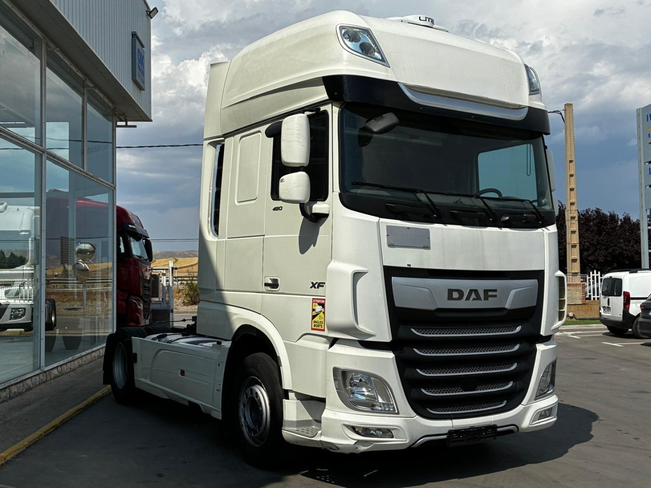 Cabeza Tractora DAF 480 AUTOMATICA CON INTARDER - Tractor unit: picture 3 Cabeza Tractora DAF 480 AUTOMATICA CON INTARDER - Tractor unit: picture 3